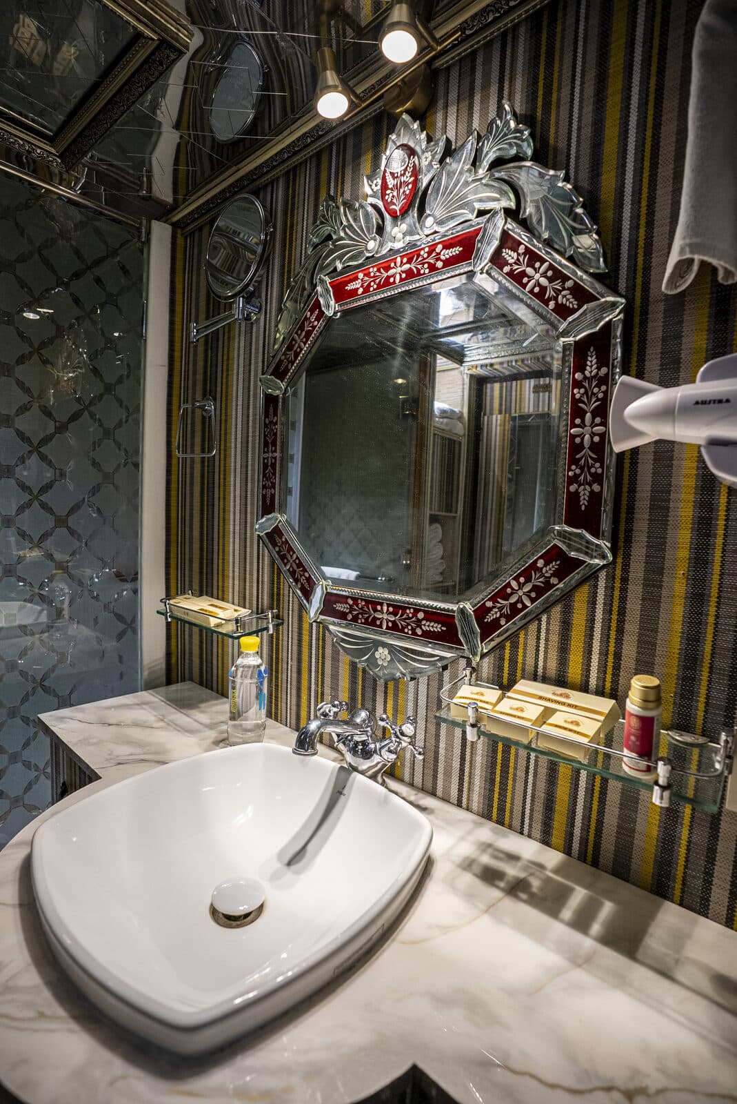 Suite Cabin en-suite bathroom aboard Palace on Wheels