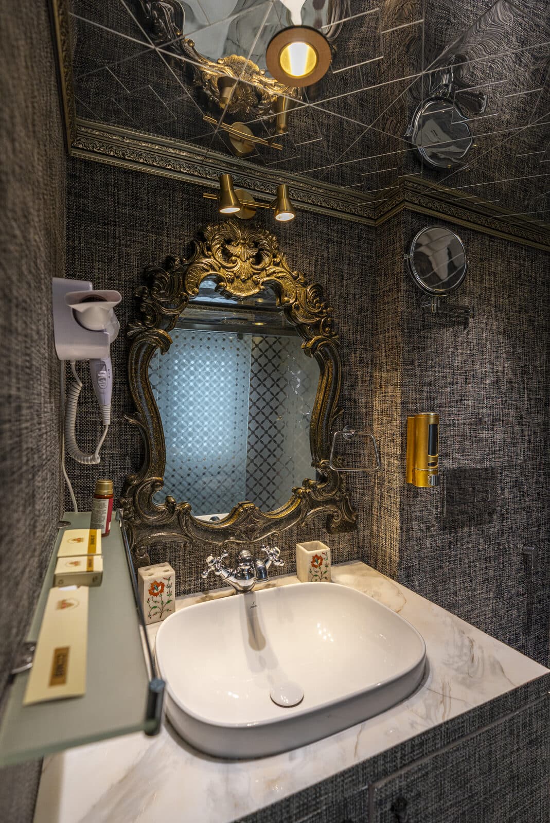 Suite Cabin en-suite bathroom sink aboard Palace on Wheels