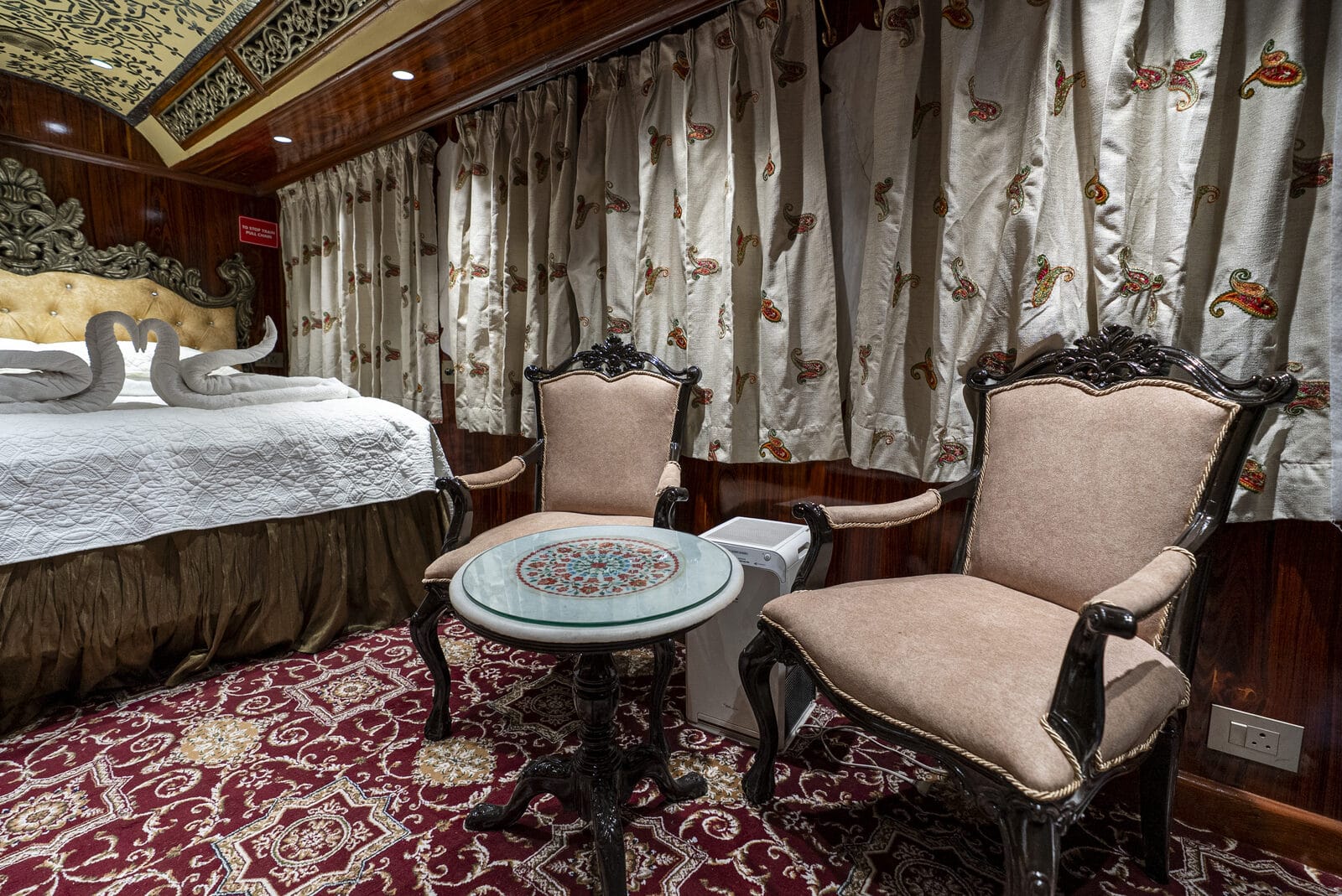 Palace on Wheels Cabins Explained: Deluxe to Presidential Suite