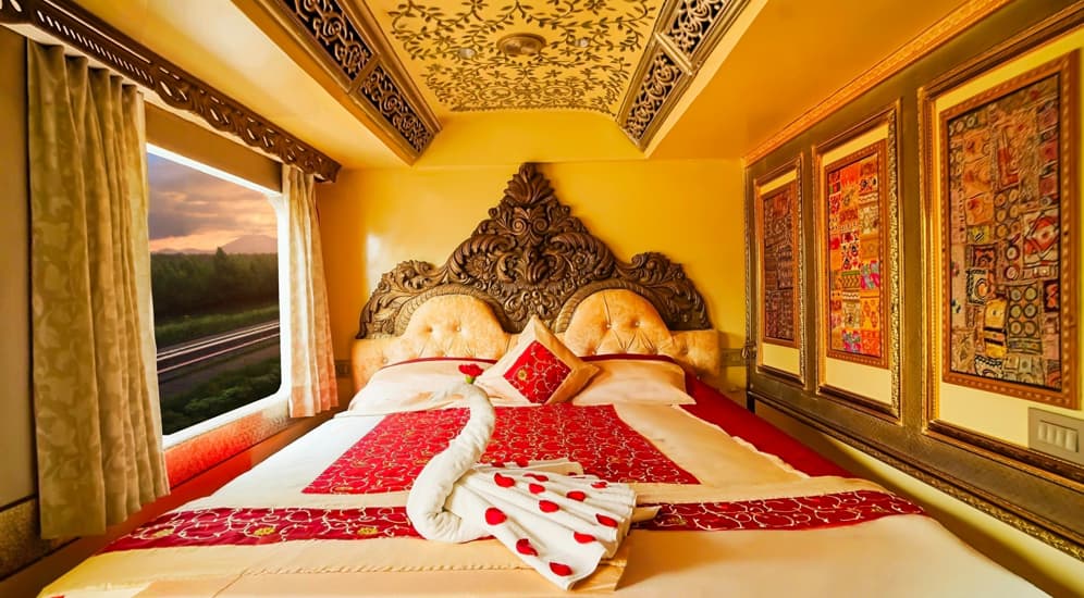 Super Deluxe cabin aboard Palace on Wheels — official photograph 4
