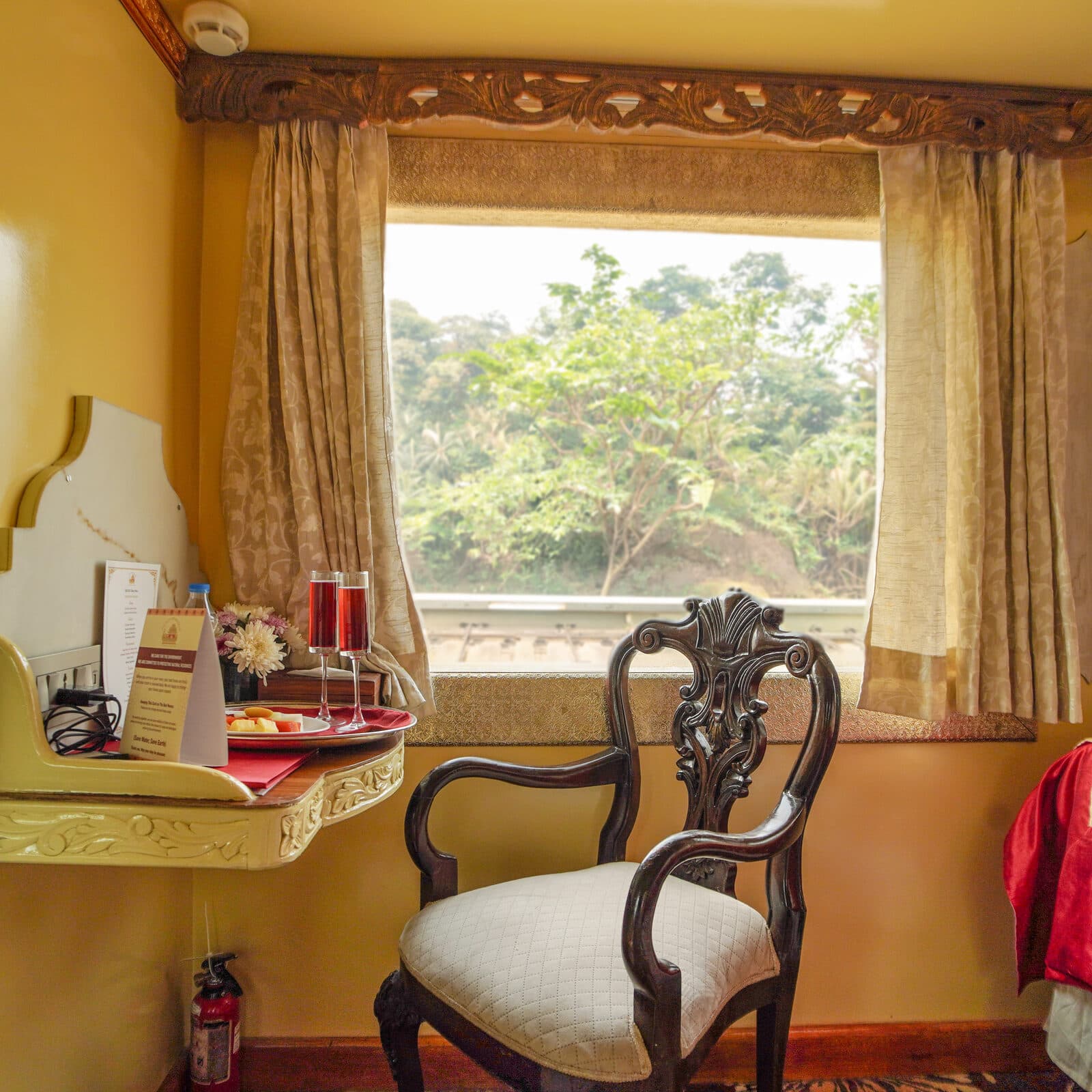 Super Deluxe cabin aboard Palace on Wheels — official photograph 5